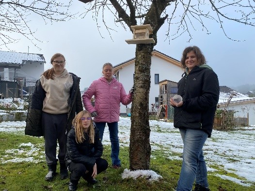 Natur erleben und schützen – Eichhörnchenfutterstationen